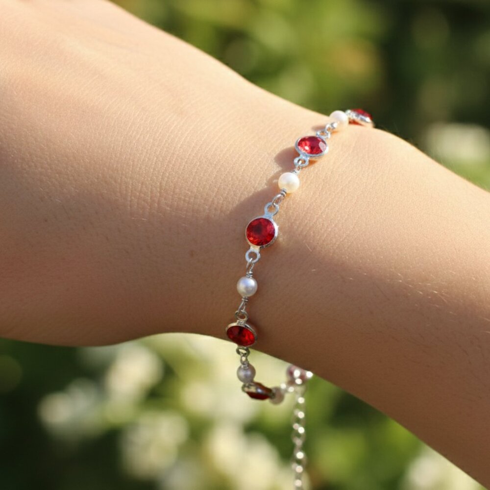 "Trendy Handmade Bracelet – A Stylish Gift for Women & Girls, MAR091602